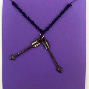 Double arrow necklace
